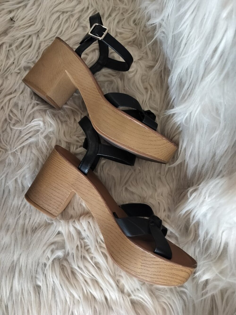 Universal Thread Black Strappy Bow Buckle Platform Sandals - Picture 6 of 7